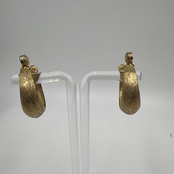 Vintage Monet Earrings Clip On Signed Brushed Gold Tone Chunky Half Hoop Classic - Picture 2 of 6